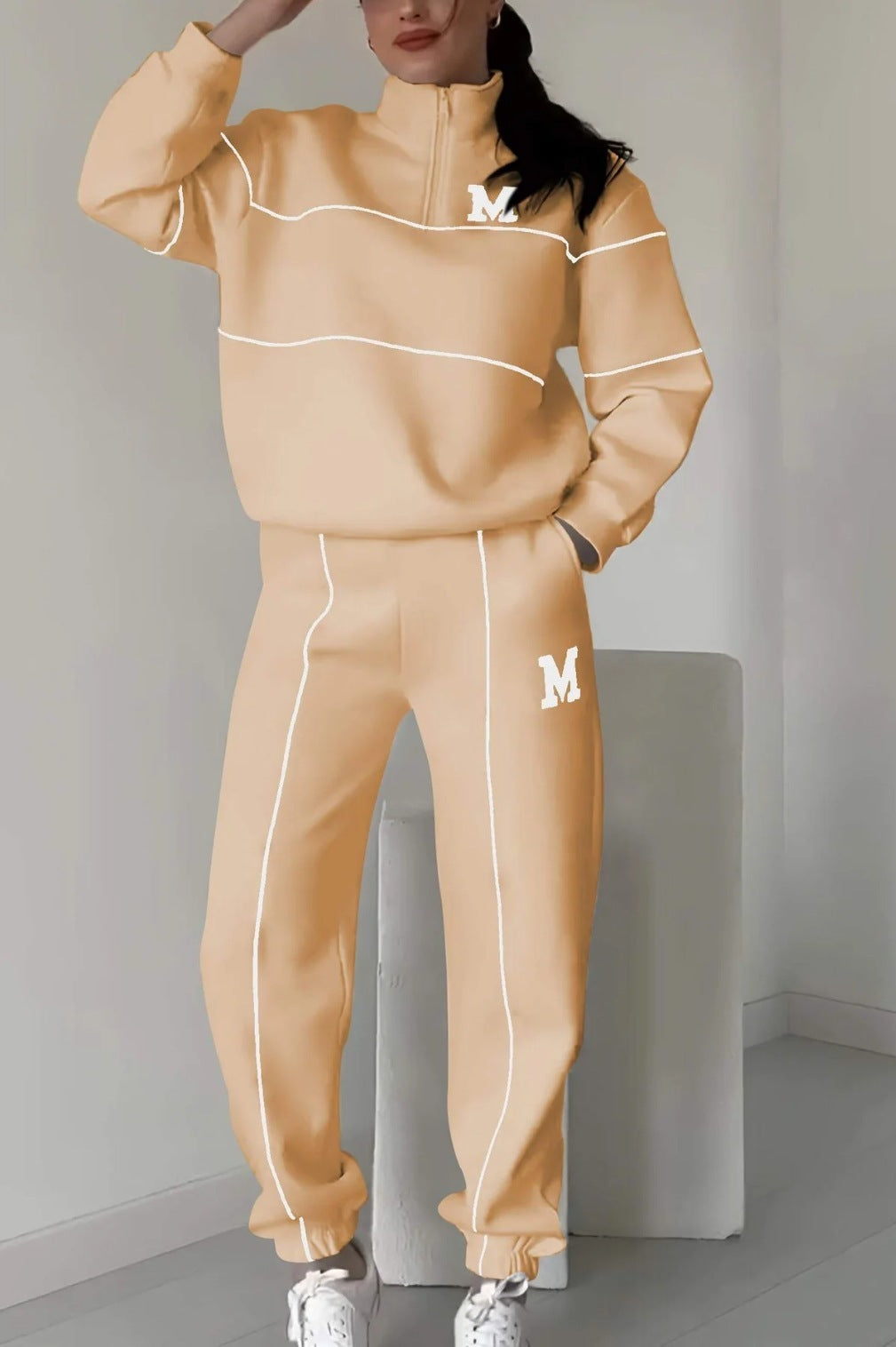 Womens Baggy Style Sweatsuit With Fine Finish