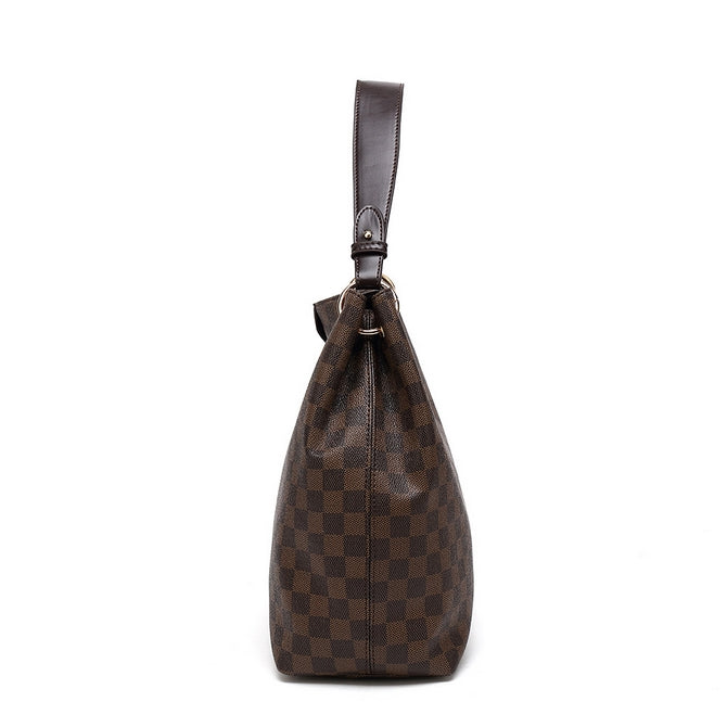 Elegant Checkered Slouch Bag