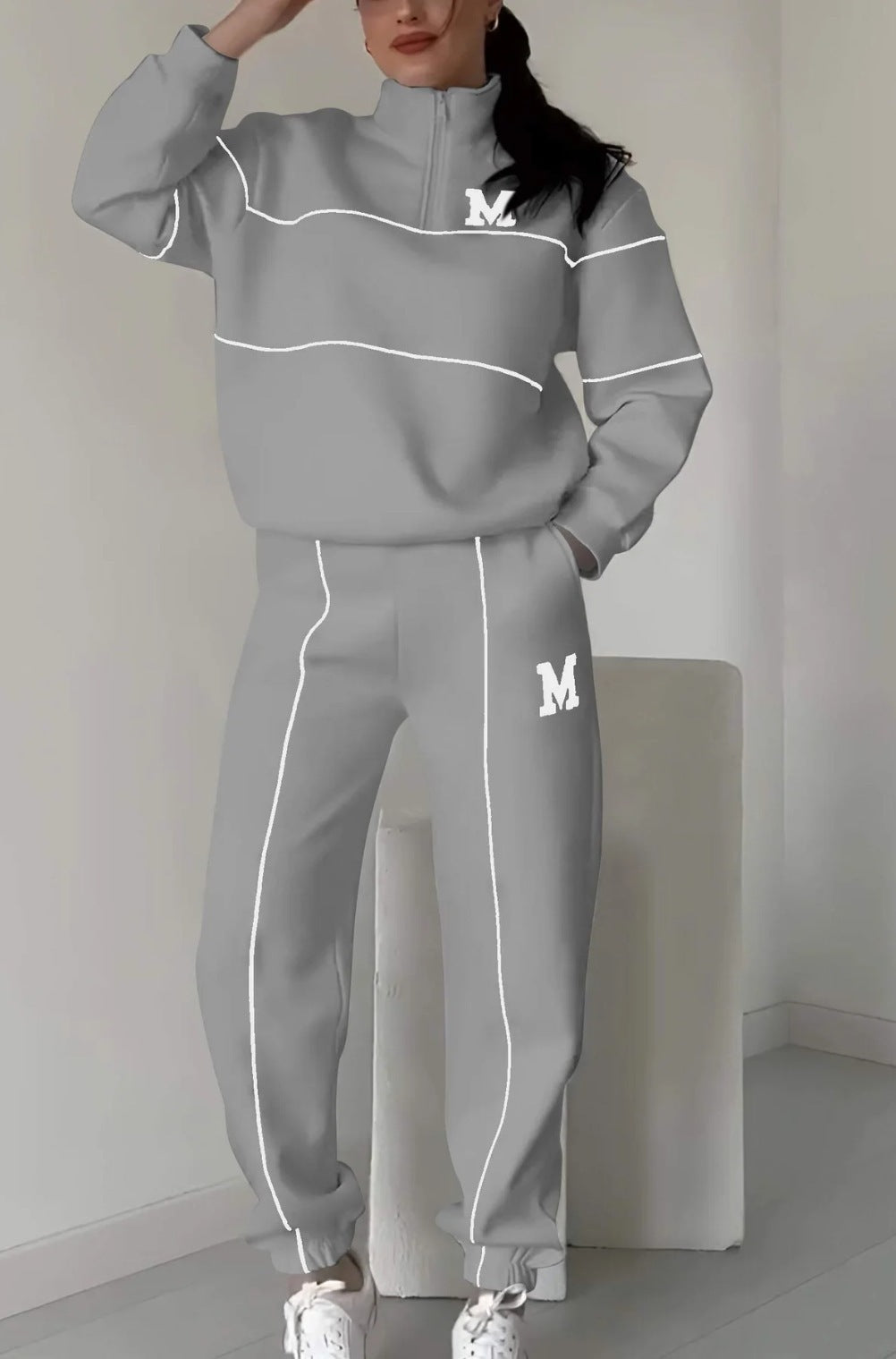 Womens Baggy Style Sweatsuit With Fine Finish