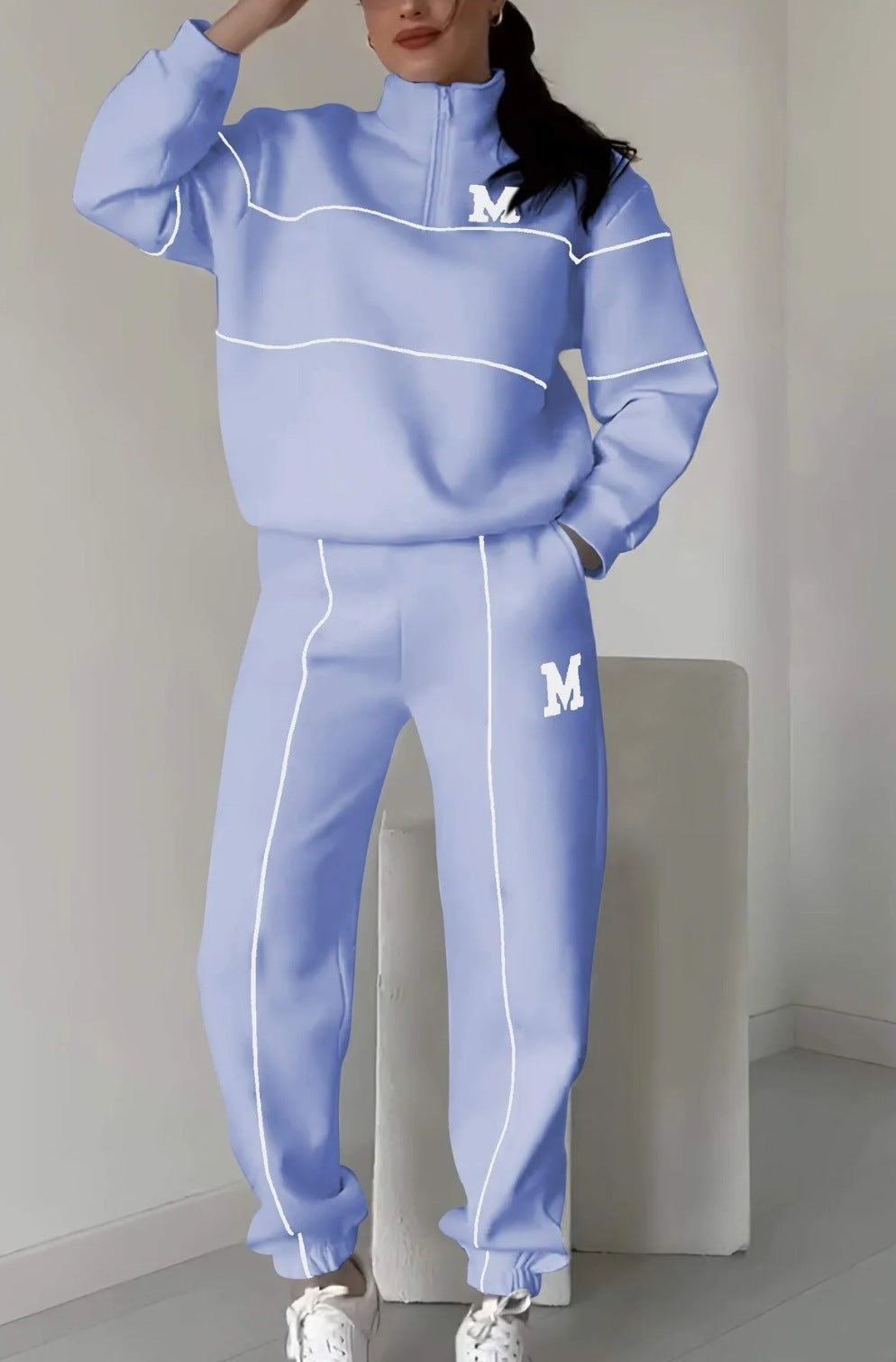 Womens Baggy Style Sweatsuit With Fine Finish
