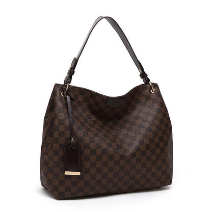 Elegant Checkered Slouch Bag